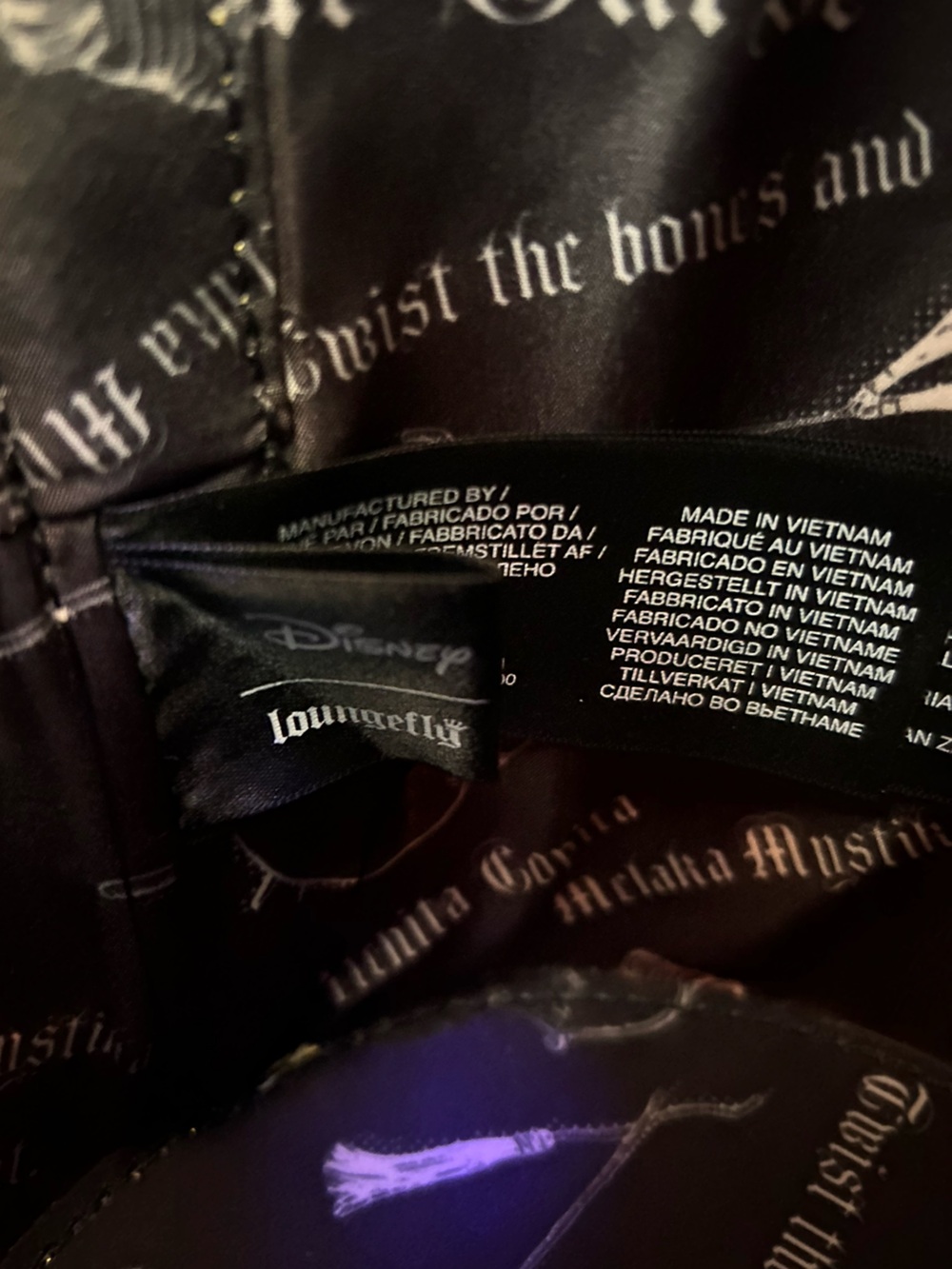 Loungefly Disney Hocus Pocus Black Flame Candle Crossbody Bag - Picture 8 of 8